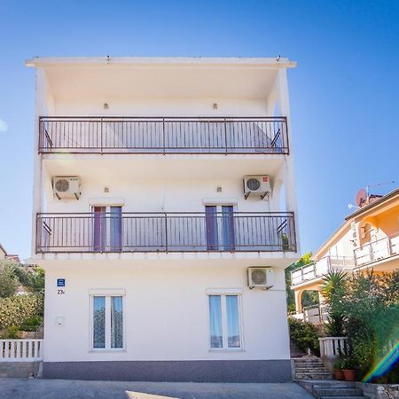 Cheap Apartment Tanja Trogir Buitenkant foto
