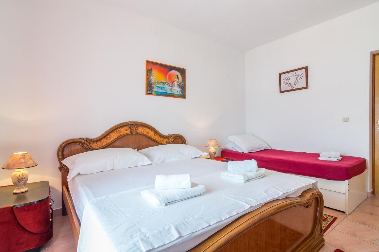 Cheap Apartment Tanja Trogir Buitenkant foto