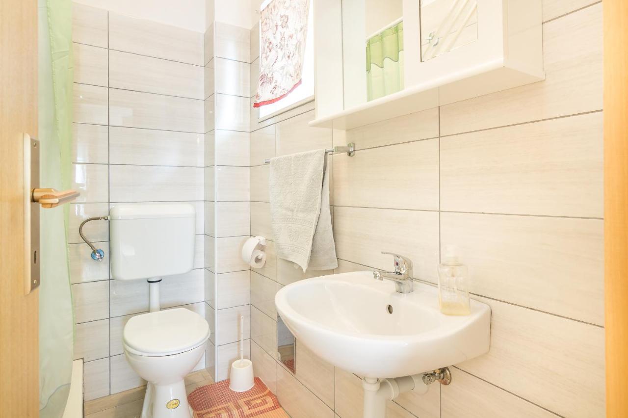 Cheap Apartment Tanja Trogir Buitenkant foto