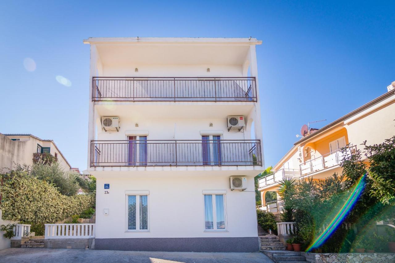 Cheap Apartment Tanja Trogir Buitenkant foto
