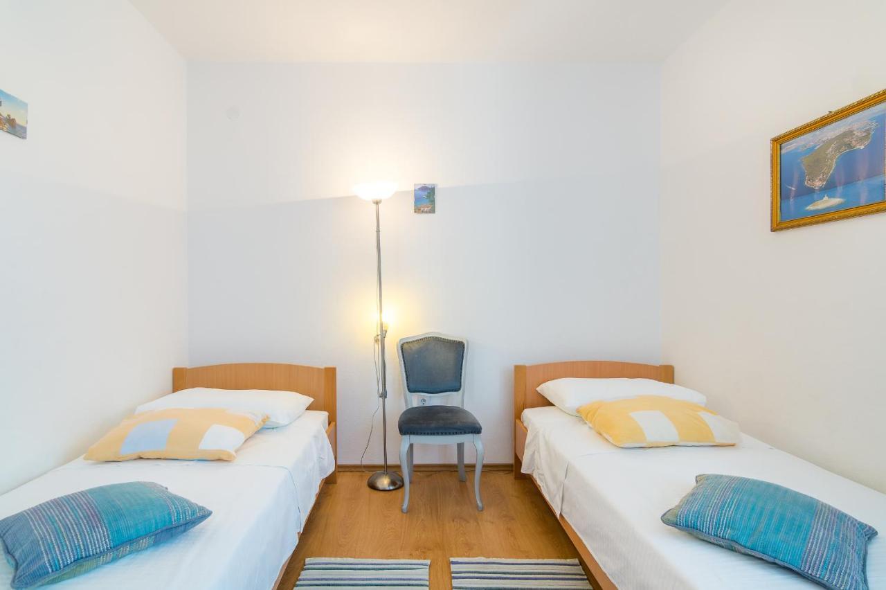 Cheap Apartment Tanja Trogir Buitenkant foto
