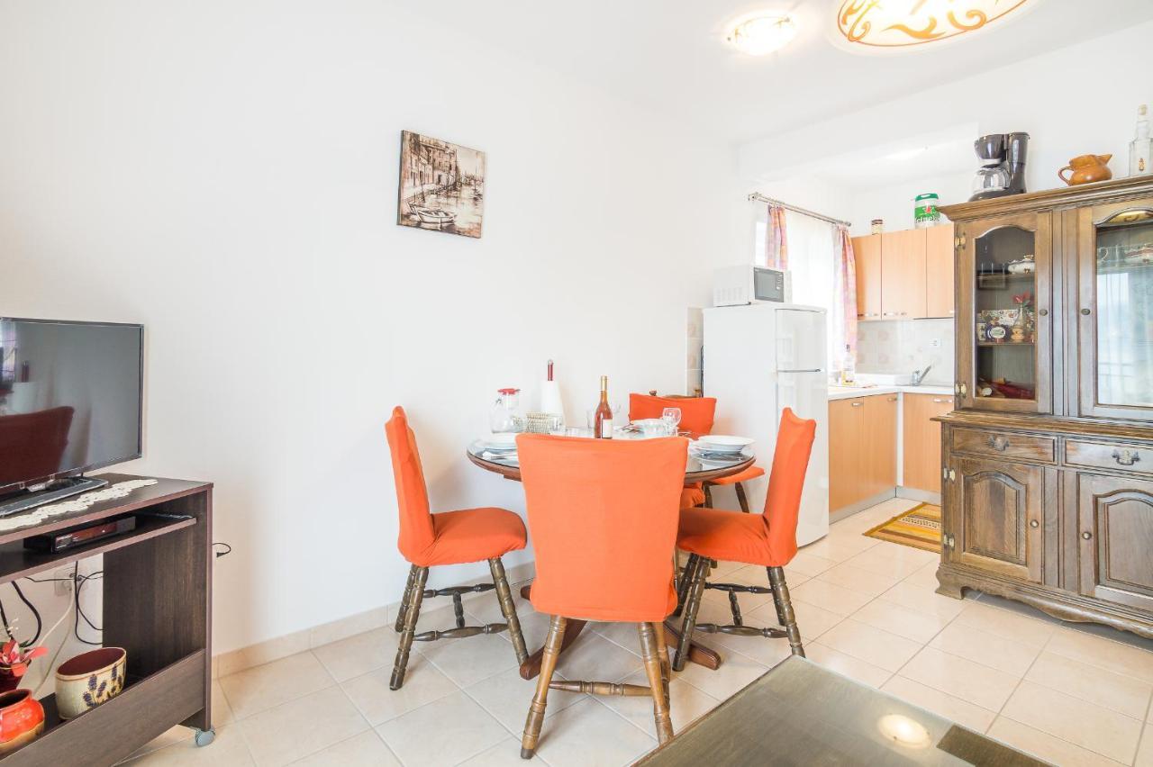 Cheap Apartment Tanja Trogir Buitenkant foto
