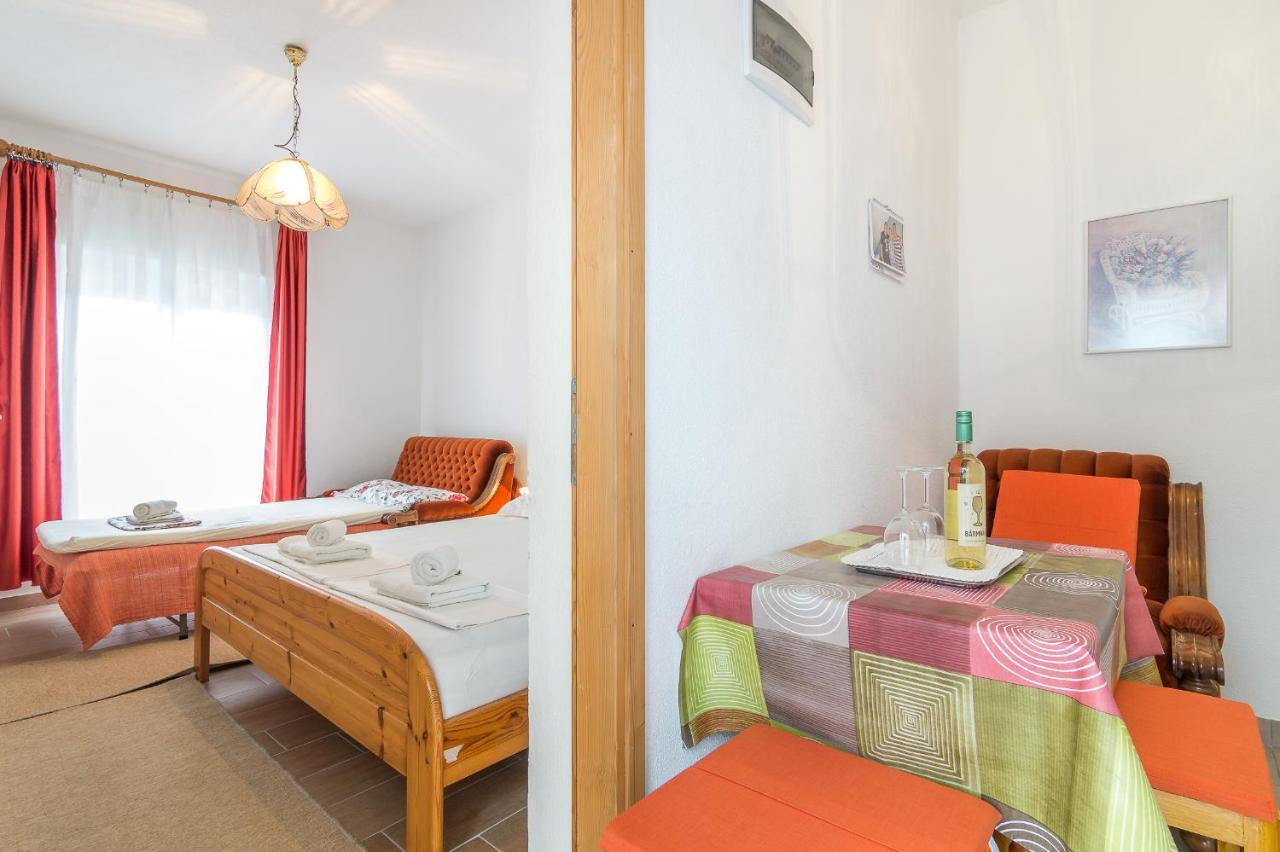 Cheap Apartment Tanja Trogir Buitenkant foto