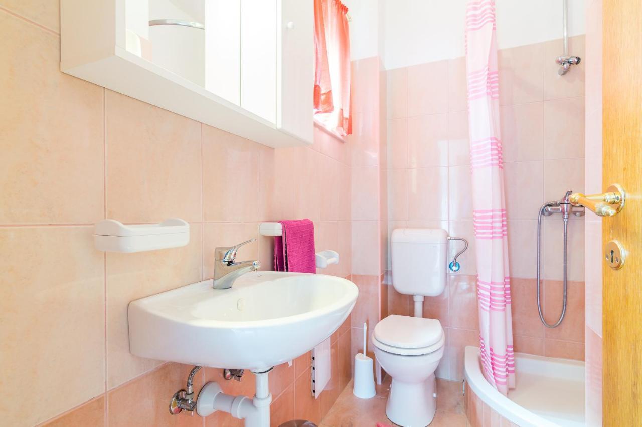 Cheap Apartment Tanja Trogir Buitenkant foto